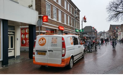 In de Rechterstraat zijn gisterochtend camera's geplaatst. Die bieden tijdens de viering van carnaval de gelegenheid om het uitgaansgebied te monitoren.