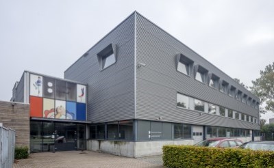 Op de bovenste van het opleidingscentrum aan de Tijvert komen dertien units voor alleenstaande vluchtelingen met een verblijfsstatus. (Foto: Peter de Koning).