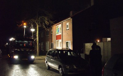 In de woning aan de Sint-Willibrordstraat in Boxtel werd tijdens een brand een hennepkwekerij ontdekt. Het huis is door burgemeester Buijs drie maanden verzegeld.