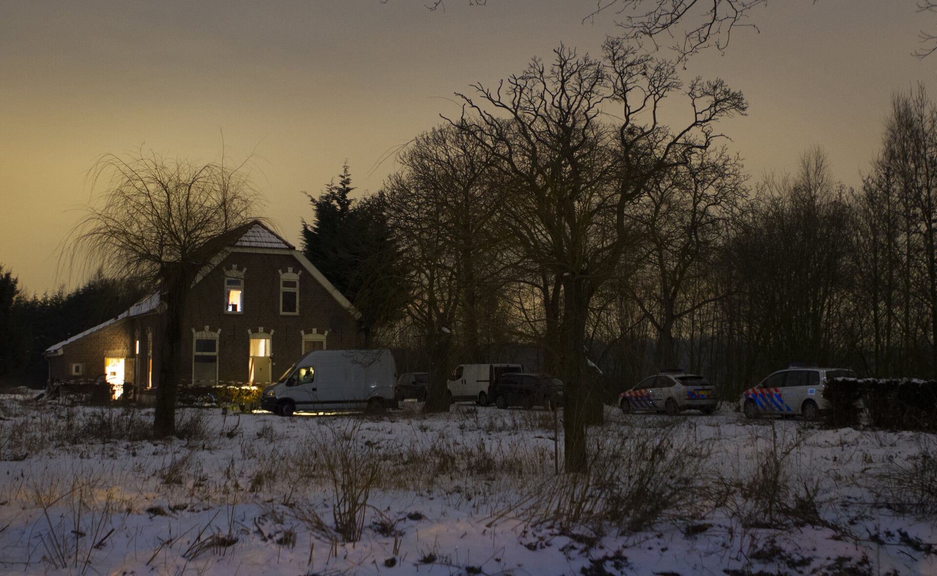 Archiefopname van de avond waarop Janneke van Gaal overleed na elektrocutie in een woning aan de Koevoortseweg in Boxtel. (Foto: Persburo Sander van Gils).