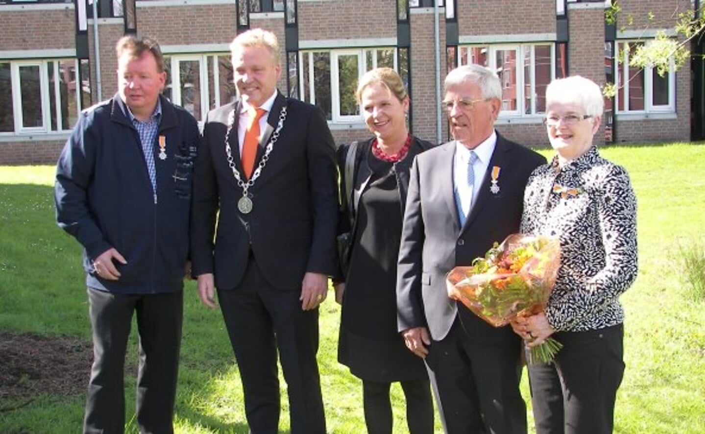 Anton van de Sande, burgemeester Mark Buijs, Christel Buijs, Jacques Habraken, Tonny Wagenaars-Vromans.