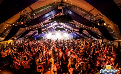 Impressie van het eerste Oktoberfest in het Boxtelse sportcomplex De Braken, gehouden in 2017. (Foto: eigen collectie).