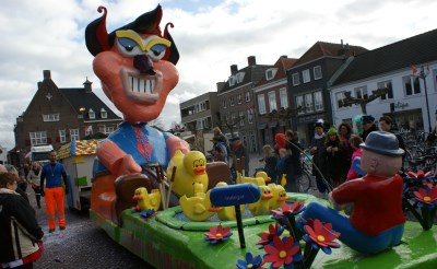 Beeld van de Grote Eendentrek, de Boxtelse carnavalsoptocht vorig jaar. (Foto: Marc Cleutjens).