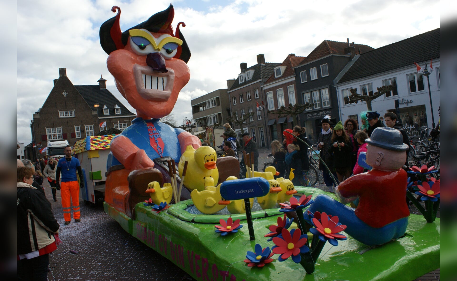 Beeld van de Grote Eendentrek, de Boxtelse carnavalsoptocht vorig jaar. (Foto: Marc Cleutjens). 