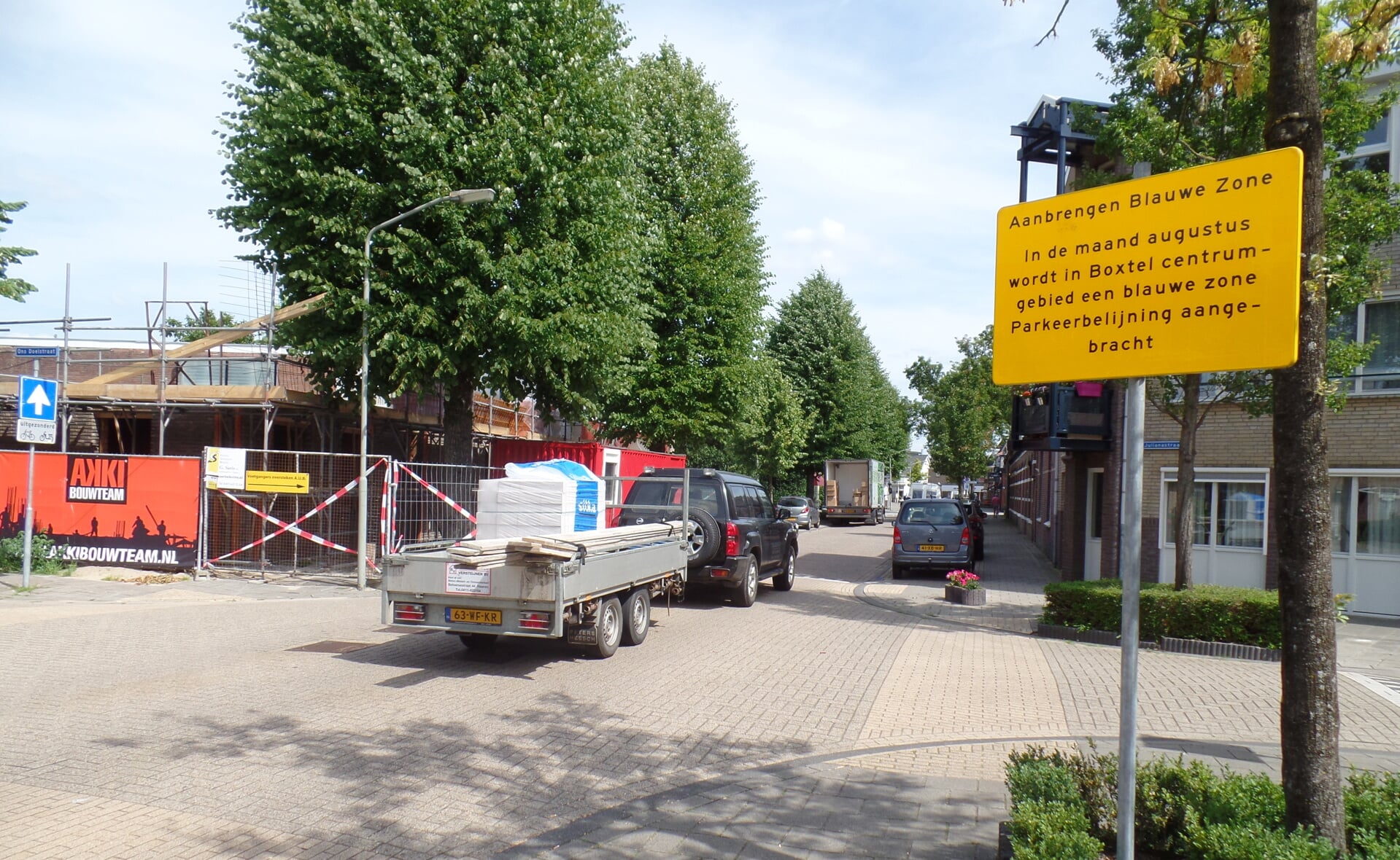 Verkeersbord met de aankondiging van de werkzaamheden voor de blauwe parkeerzones in de Breukelsestraat.