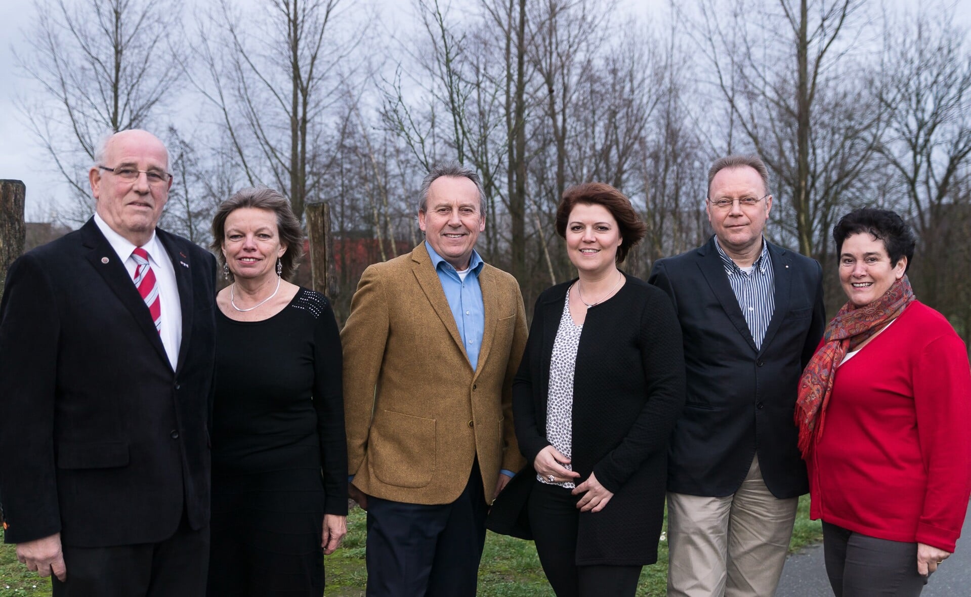 Guus Eltink, Marria van den Hoven, Herman van Wanrooij, Jaqueline Bekkers, Jan de Koning en Geertje Schellekens vormen de eerste zes kandidaten van de verkiezingslijst van INbox. (Foto: Hans van Doorn). 