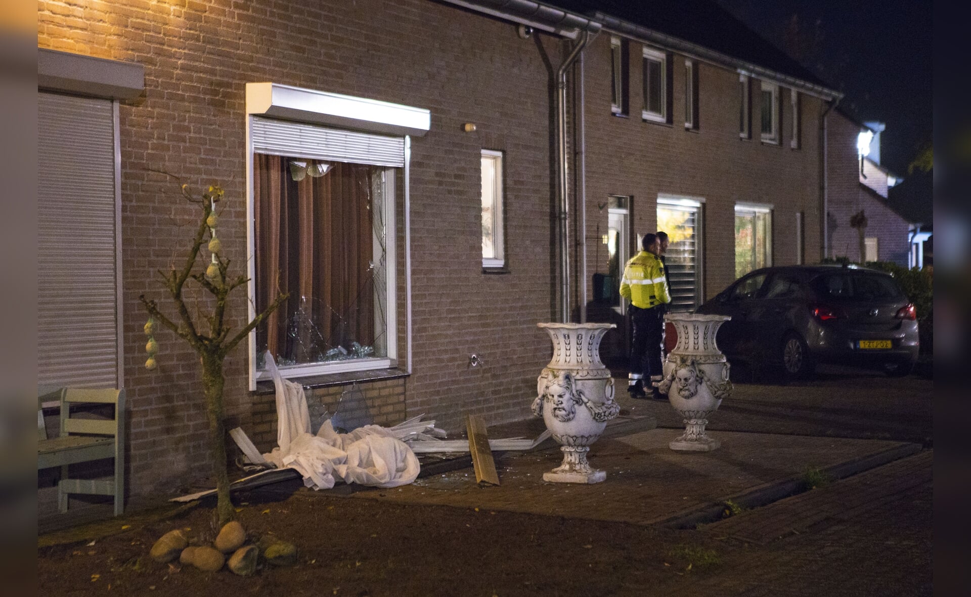 Bij een inval in een Liempdse woning is de 49-jarige bewoner opgepakt. (Foto: Sander van Gils). 