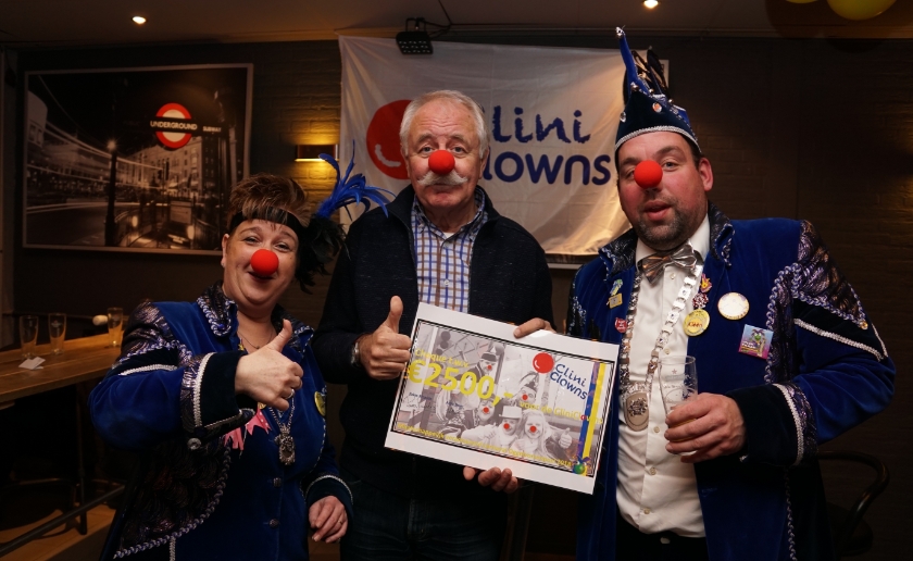 Dorethee , Clini Clown ambassadeur Ben Bouwhuis en Rick droegen eerder 2500 euro over aan Clini Clowns. Dit jaar wordt gespeeld voor KiKa.