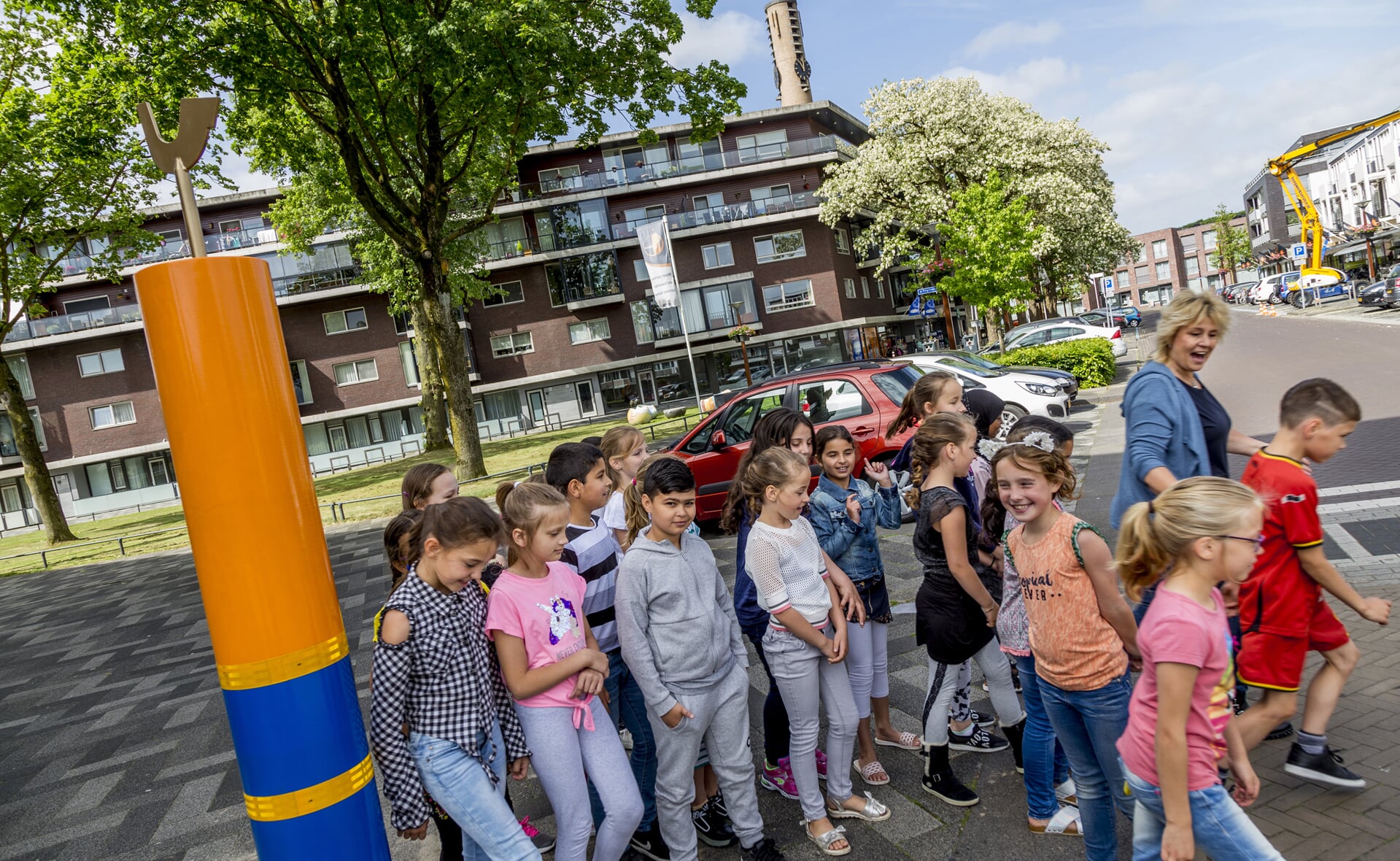 Om de verkeersveiligheid te vergroten werden in 2018 'Magere Josjes' geplaatst bij diverse oversteekplekken in Selissenwal. De markante klokkentoren in de wijk stond model voor de vormgeving.