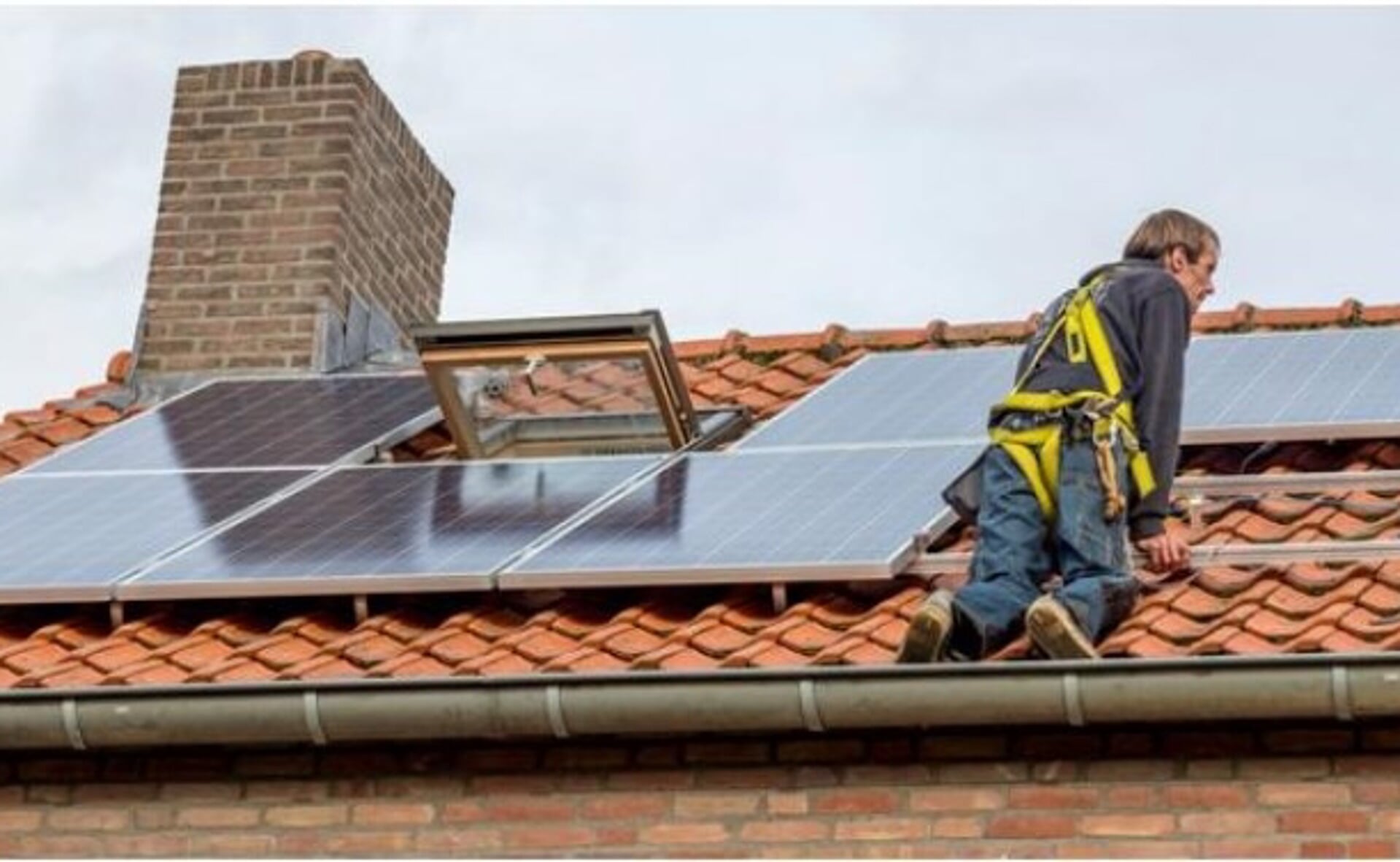 Veel daken zijn inmiddels al voorzien van zonnepanelen.