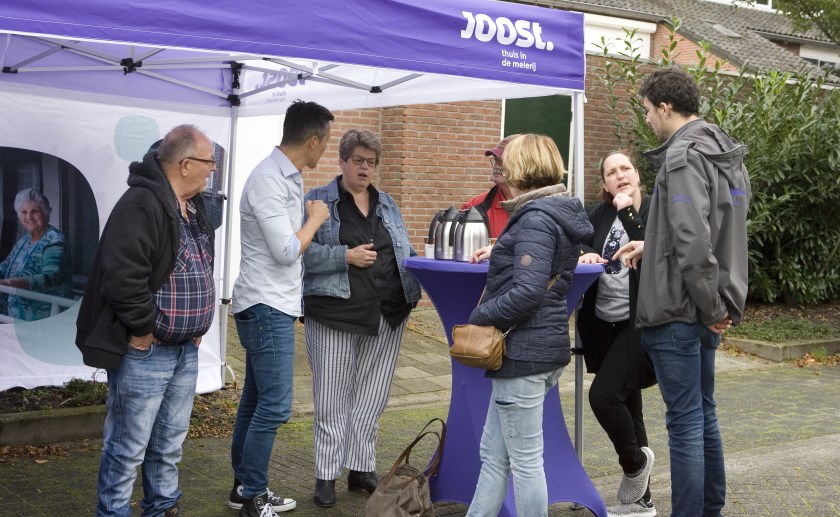 Vorige week waren medewerkers aanwezig om persoonlijk kennis te maken met de nieuwe huurders.