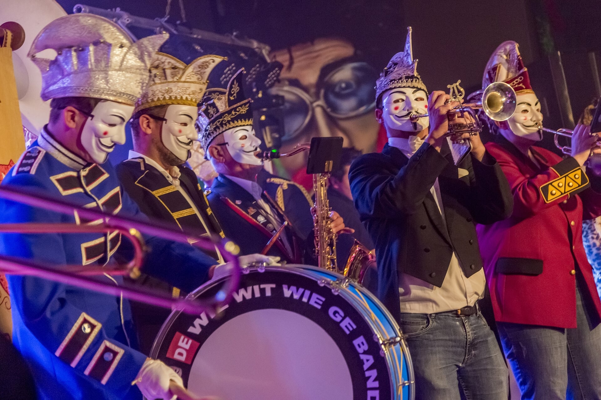 De onthulling van Prins Carnaval en het Kwekdeuntjesfist in het Boxtelse Eendengat zijn uitgesteld. 