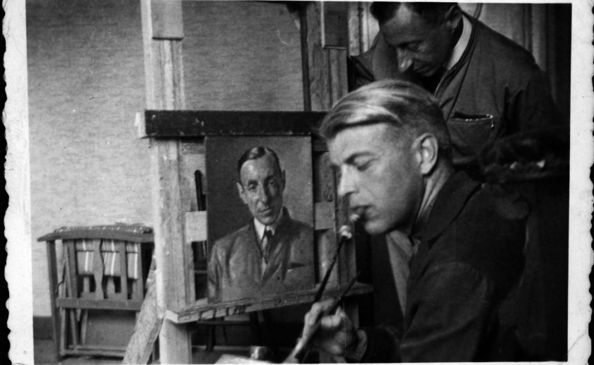 Jan de Quay en de schilder Karel van Veen met het portret van De Quay. Fotocollectie BHIC