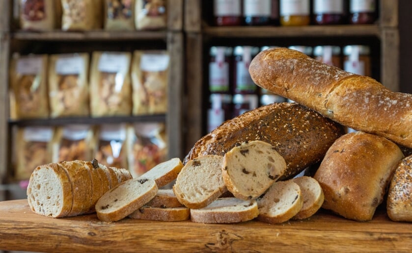 Er is van alles te proeven, zoals heerlijk vers brood.