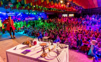 <p>Het donseendjesfeest in de Kwekpoel wordt op maandagochtend met carnaval altijd drukbezocht.</p>