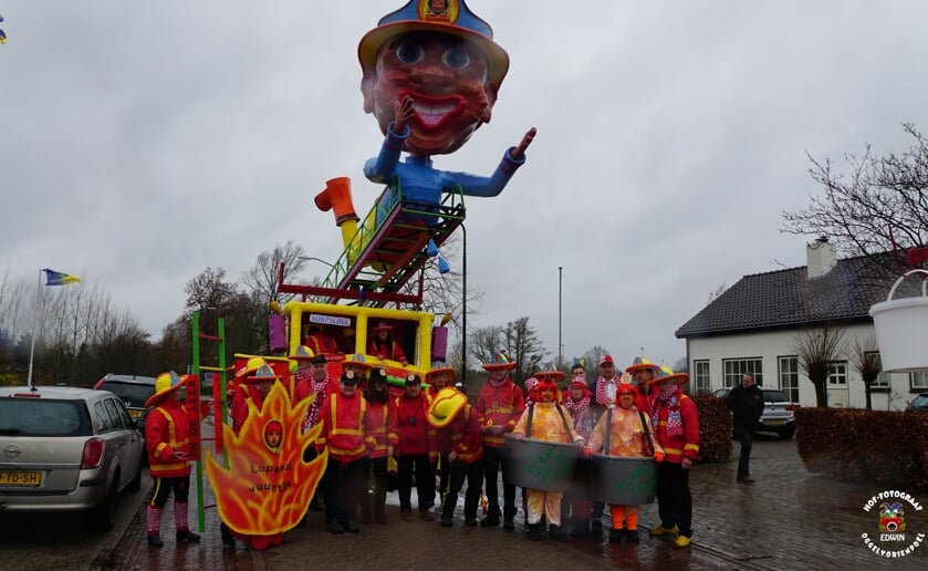 Zondag 22 maart wordt alsnog de carnavalsoptocht in Oggelvorsenpoel gehouden en zijn ook buitendorpse loopgroepen en praalwagens welkom deel te nemen. Foto Edwin Diependaal