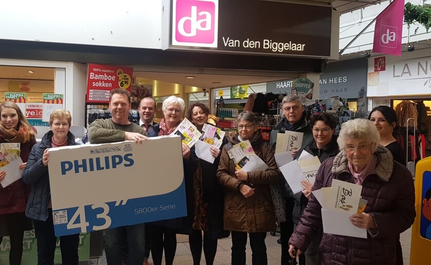 <p>De winkeliers in winkelcentrum Oosterhof houden regelmatig prijsacties. Nog dit jaar krijgen zij meer ruimte voor hun winkels.</p>