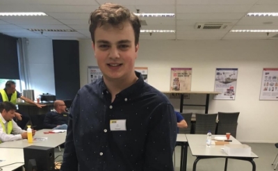<p>Joey van Osch lanceerde recent de Boxtelse afhaalsite www.etenbestellenboxtel.nl .</p>