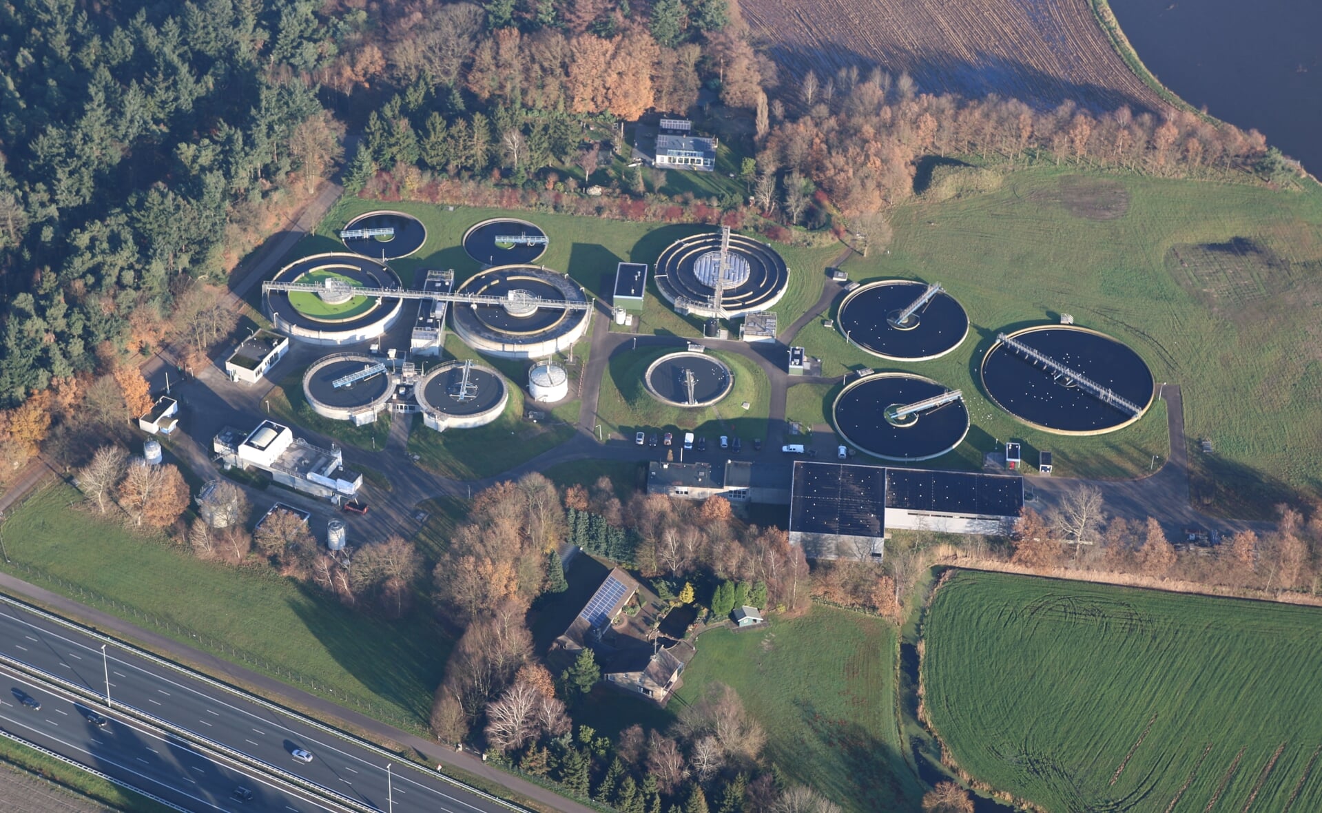De rioolwaterzuiveringsinstallatie van waterschap De Dommel op Heult in Boxtel. 