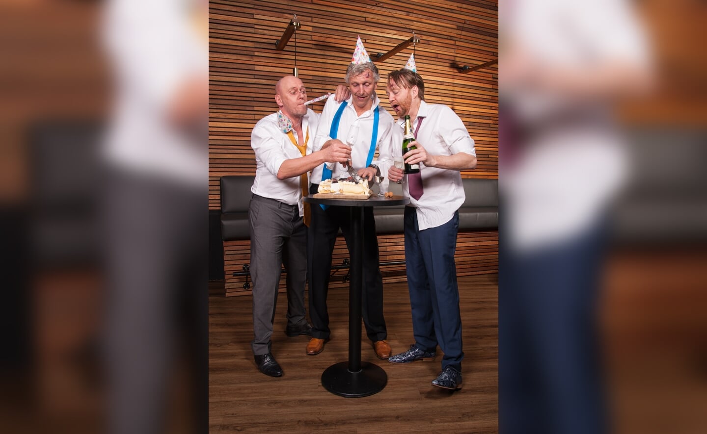 De cabaretiers van Niet Schieten vieren in Podium Boxtel hun25-jarig jubileum met de show ’25 jaar lust en leed’. (Foto: Niet Schieten).