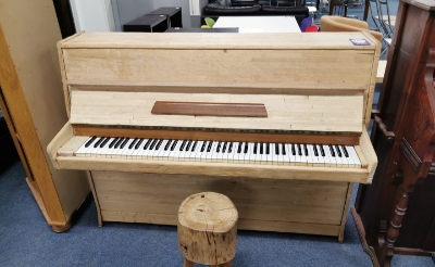 <p>Saskia Vermaesen - Poirters is al anderhalf jaar op zoek naar de piano van haar zus Susanne, die zichzelf in juni 2019 van het leven beroofde. In een ultieme poging het instrument terug te vinden, schakelt zij de media in. </p>