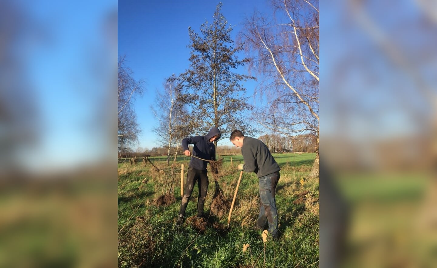 Maurits van Bouwdijk Bastiaanse zorgde persoonlijk voor een flinke natuurimpuls in Esch. Oud-boomkweker Rien Sterks hielp hem aan de juiste soorten. (Foto: eigen collectie).