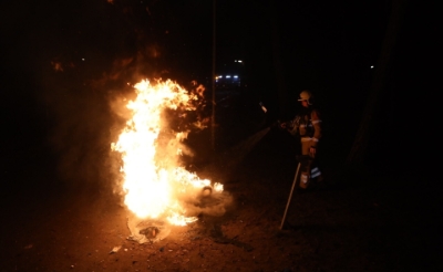 De brandweer moest aan de slag in Park Molenwijk. (Foto: Sander van Gils).