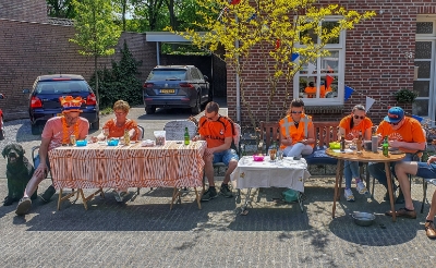 <p>Vorig jaar was er in Esch een voordeurbingo, nu zijn er speurtochten voor kinderen. (Foto: Rens van den Elsen).</p>