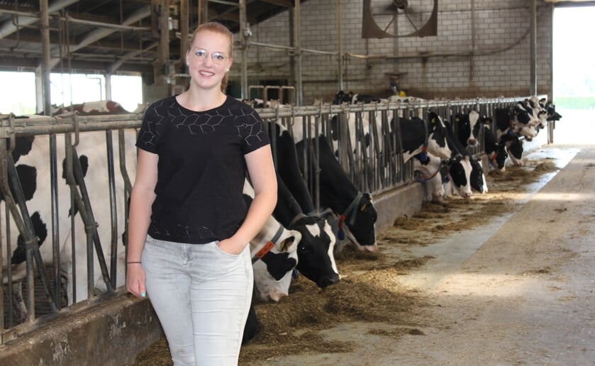 Sandra van der Linden is de 3e generatie die klaar staat om als jonge boerin het bedrijf van haar ouders over te nemen. Foto Wendy van Lijssel