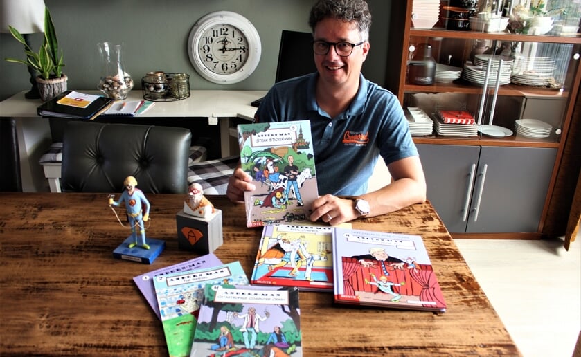Onlangs lanceerde Ralph Dikmans al weer zijn vijfde stripalbum van antiheld Anders-Man. (Foto: Wendy van Lijssel).