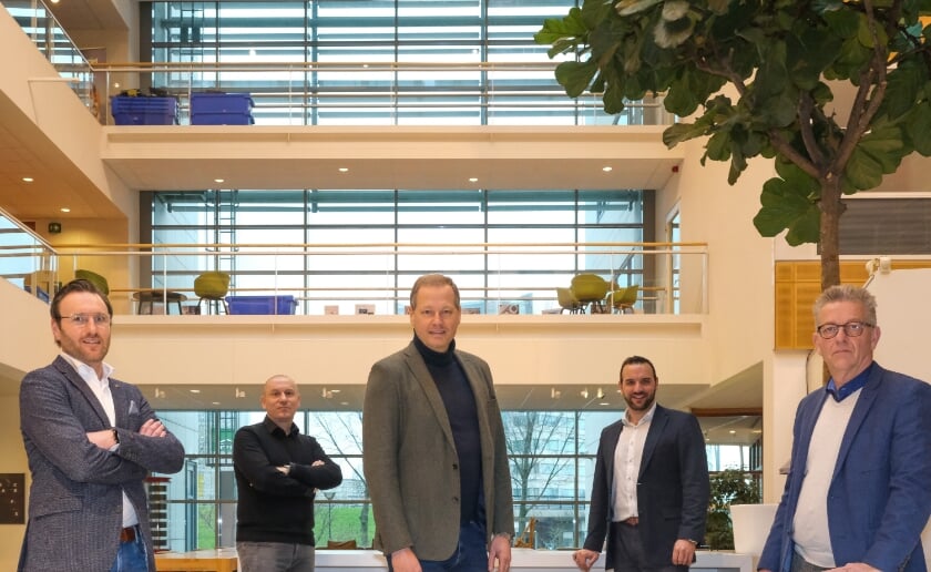 <p>Vlnr: Wilfred Pouleijn (BDU), Erhard Soeterbroek (Telstar), Kees Reinders (DPG), Matthijs Malipaard (Rodi), Bas Stikkelorum (DPG).</p>