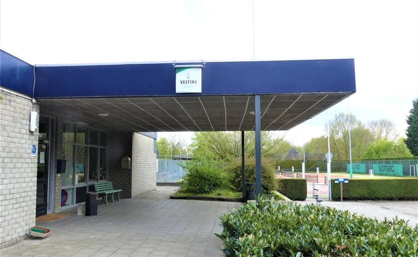<p>Sportcomplex De Braken in Boxtel is vanaf half mei het toneel voor het zetten van vaccinaties tegen het coronavirus. Foto: Ad van de Wetering.</p>