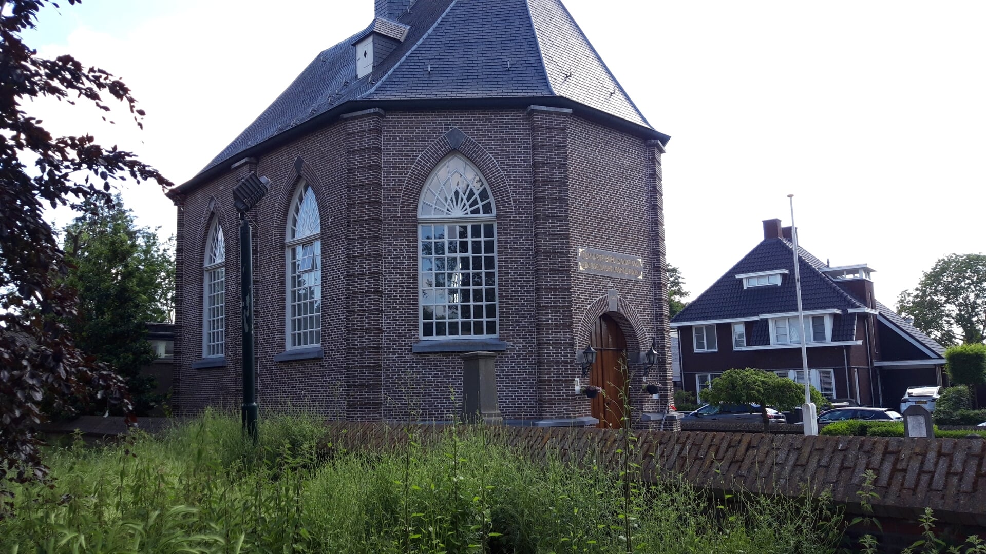 Het protestants kerkje aan de Clarissenstraat in Boxtel werd in 1812 gebouwd en is ontworpen door de Boxtelse architect, landmeter en politicus Hendrik Verhees.