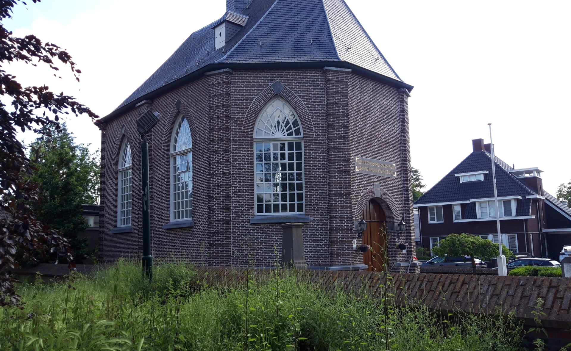 Het protestants kerkje aan de Clarissenstraat in Boxtel werd in 1812 gebouwd en is ontworpen door de Boxtelse architect, landmeter en politicus Hendrik Verhees. 
