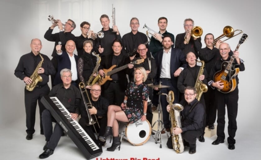 <p>De Lighttown Big Band verzorgt zondagmiddag een gratis toegankelijke show op het achtererf van D'n Liempdsen Herd. Foto: Kiek Fotostudio.</p>