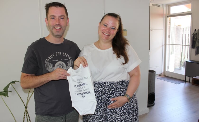 Erwin en Ashley durven steeds meer te genieten van hun kleine wonder in wording. Foto Wendy van Lijssel