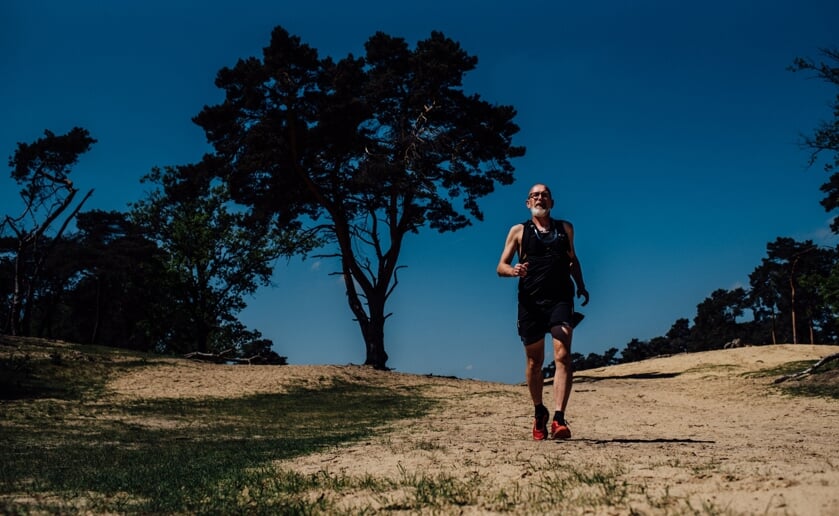 Kiske is volop in training om drie keer de Mont Ventoux rennend te beklimmen. Foto: Crebas Fotografie