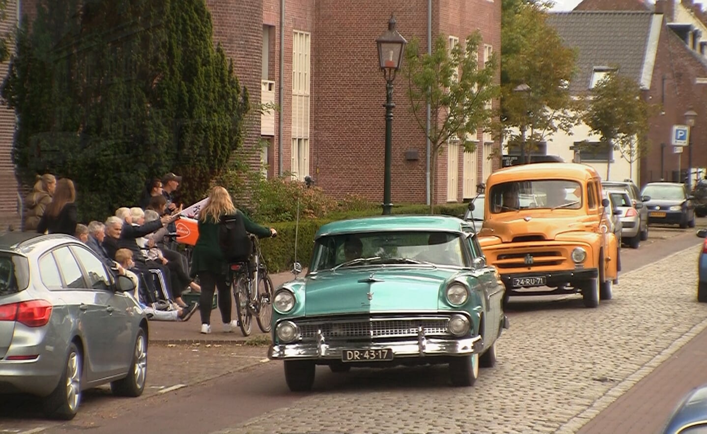 De Oirschotse oldtimerrit voert zondag 5 september ook door Boxtel en Liempde.