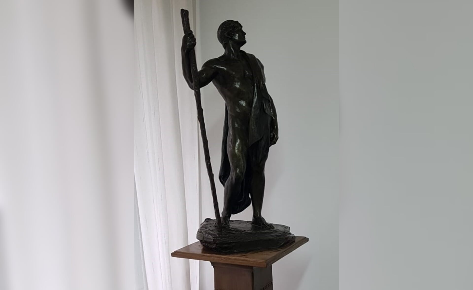 Dit bronzen kunstwerk kreeg huisarts Piet Hoek in 1924 aangeboden toen hij veertig jaar in Boxtel werkzaam was.