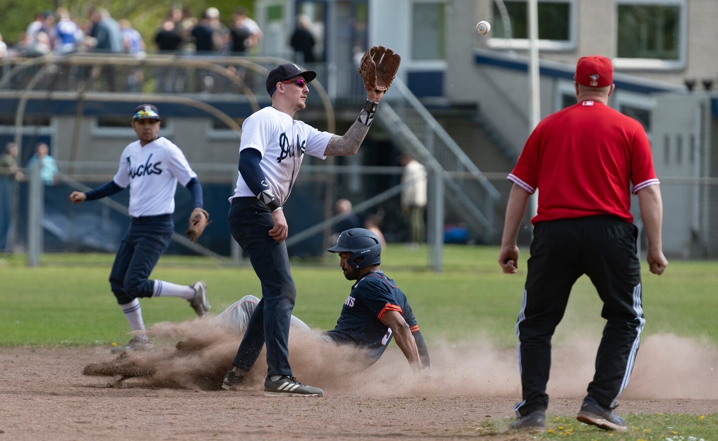 De honkballers van JRC Ducks hebben sportpark Den Wielakker.