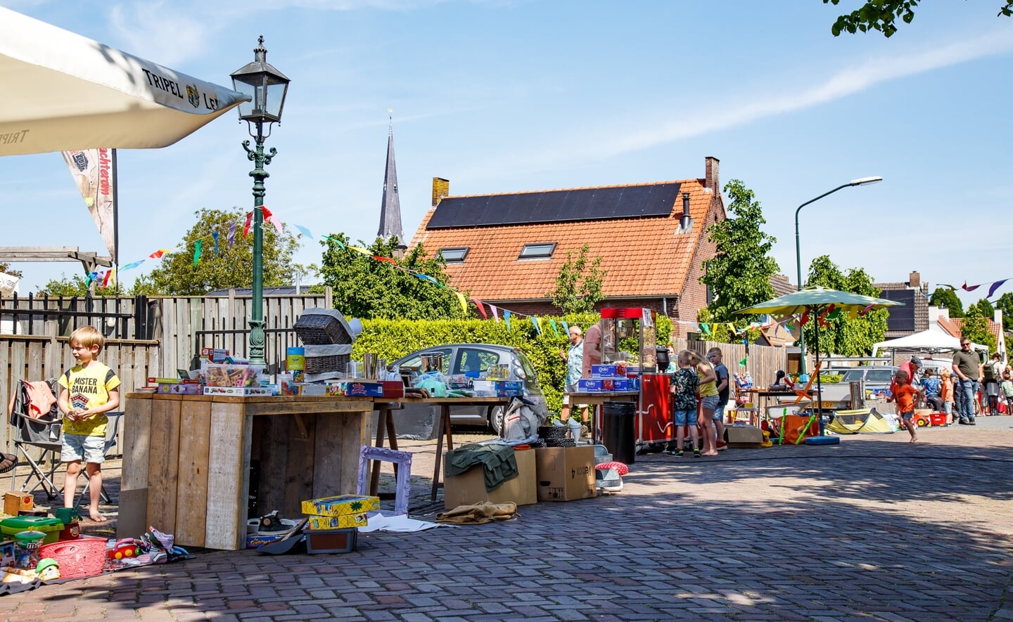 Buurtvereniging Keefheuvel hield zondag een rommelmarkt in Liempde.