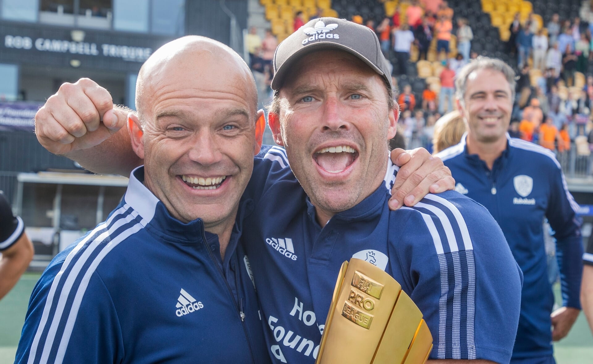 Bondscoach Jeroen Delmee (rechts) en assistent bondscoach Eric Verboom wonnen vorig jaar nog Pro League. Tijdens het WK werd brons behaald.