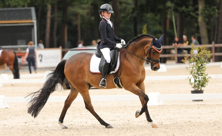 De Boxtelse amazone Sofie Teulings reed op haar pony Jonkers Anigo naar een gouden plak.