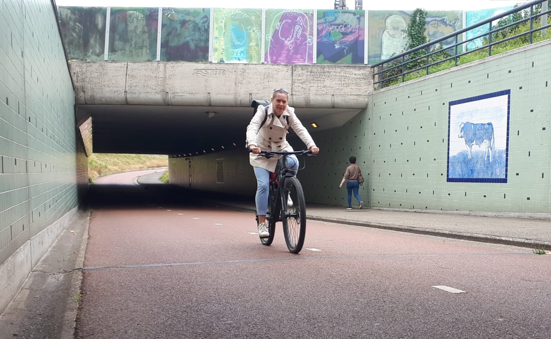 In de Ossenpadtunnel tussen de Prins Hendrikstraat en Van Salmstraat wordt komende week onderhoud gepleegd. Dat kan voor enige hinder voor fietsers en voetgangers zorgen.