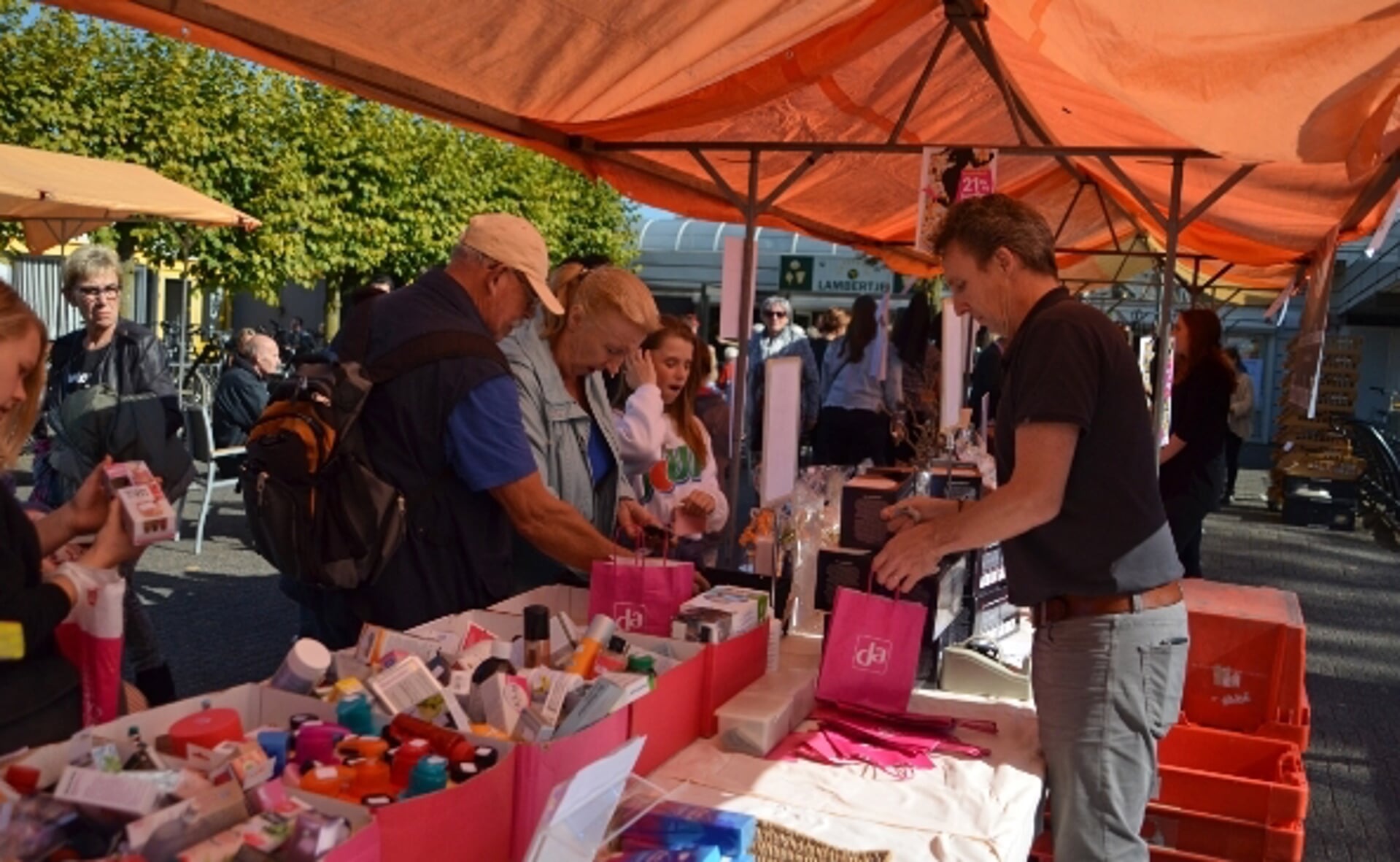 De Boxtel Oost Dag trekt altijd vele bezoekers, ook van (ver) buiten de wijk.