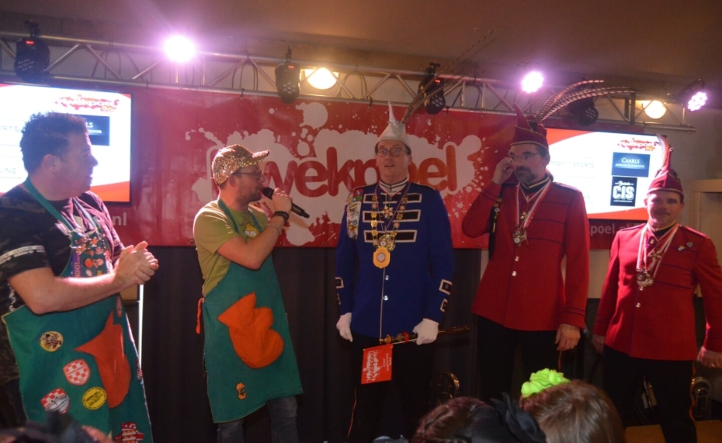De Knokkers vierde zondag het 55-jarig jubileum in de Comsche Hoeve. Daar kwamen veel Boxtelse kapellen en carnavalsverenigingen/organisaties naar toe om de club te feliciteren.