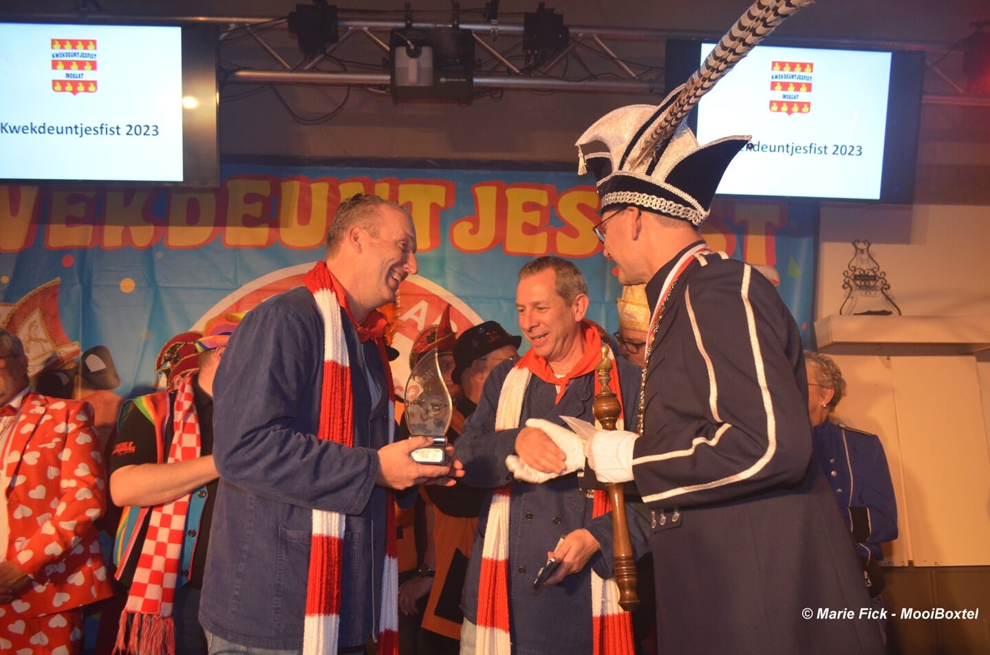 Prinsonthulling en Kwekdeuntjesfist Eendengat.