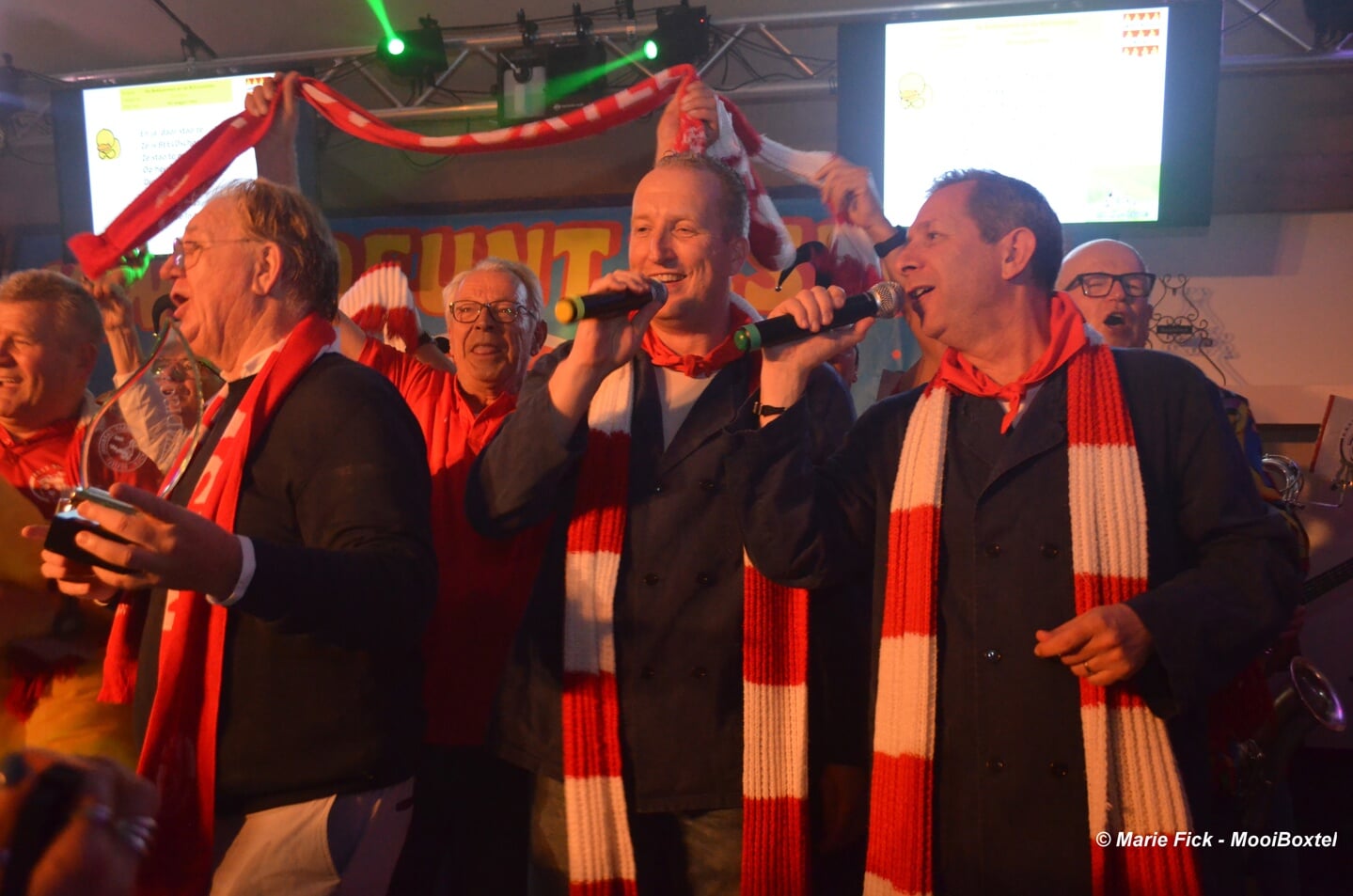 Prinsonthulling en Kwekdeuntjesfist Eendengat.