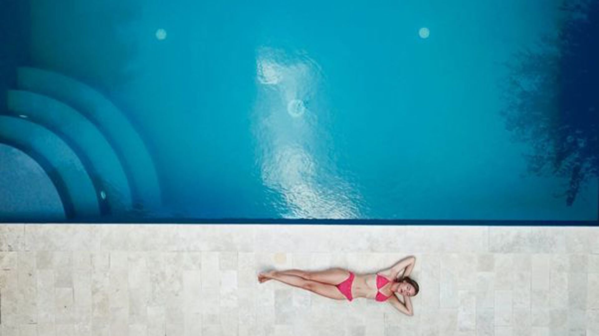Een zwembad is een toevoeging voor elk huis, vooral in de warme zomermaanden.