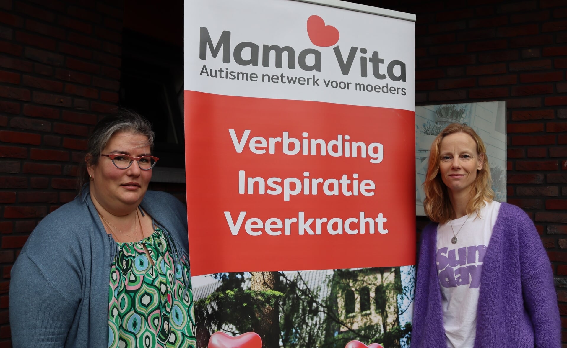 Debby van der Sloot (links) en Mireille van de Minkelis zijn als regiomoeders verbonden aan Mama Vita in Boxtel. Het netwerk verbindt moeders van kinderen met autisme en organiseert regelmatig laagdrempelige activiteiten in hun woonplaats.